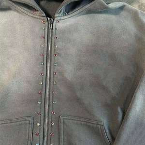 Sudadera con capucha recortada boxy y lavado ácido con logotipo personalizado para hombre, sudaderas con capucha doble bordada con cremallera inversa desgastada y sol - Product Image 5