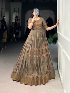 Women's Floral Print Anarkali Kurta Set with Pants & Dupatta Ethnic <b>Designer</b> Kurti Dress Wholesale in India <b>Market</b> - Product Image 5