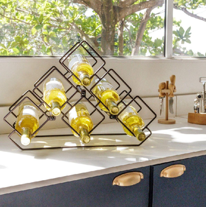 Porte-bouteilles moderne en nid d'abeille géométrique, capacité de 6 bouteilles. Design métallique élégant. Disponible à prix de gros. - Product Image 1