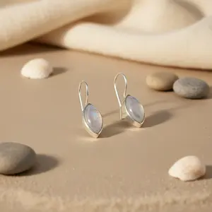Boucles d'oreilles en argent 925 avec plaqué or, délicates, en pierre de lune, en quartz, en perle, en diamant, pour femmes, pour les occasions de fête - Product Image 3