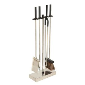 Ensemble de grands outils de feu en fer avec structure symétrique et poignée élégante conçus pour le style traditionnel du foyer - Product Image 2