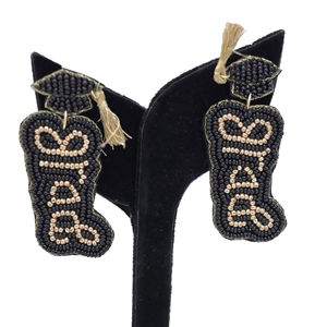 Nouvelles boucles d'oreilles élégantes faites à la main avec des perles et des glands, boucles d'oreilles personnalisées avec des lettres en perles, bijoux tendance, vente en gros - Product Image 1