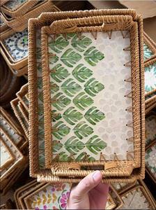 Plateau de service en bambou fait main écologique en gros, tressé en paille de rotin avec incrustations de nacre - Product Image 4