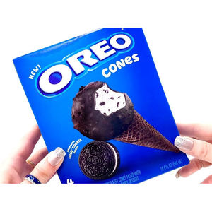 Helado cremoso en cono Oreoo con galletas de chocolate en cada bocado - Product Image 5