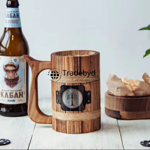 Idéal pour les coffrets cadeaux de cuisine, cette tasse en bois se marie avec les essentiels de cuisine faits à la main Tradebyd - Product Image 1