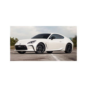 Toyota GR86 usado, entregado con un estilo agresivo y DRL LED. - Product Image 2