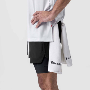 Short de gymnastique 2 en 1 uni noir personnalisé Short d'entraînement pour homme à doublure de compression léger à séchage rapide avec poches zippées - Product Image 3