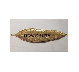 Bandeja de servicio de aperitivos de diseño admirable Bandeja de servicio de hojas de color dorado de aluminio hecha a mano para uso en eventos de boda - Product Image 1