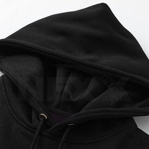 Survêtement en chenille noir à manches longues pour homme, couleur unie, design d'hiver dernier cri, chaud et élégant, tissu en chenille de haute qualité - Product Image 6