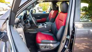 Toyota Land Cruiser 300 VXR 3.3D d'occasion en excellent état, toutes options, 4x4, SUV robuste, V6 biturbo - Product Image 6