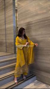 Haldi & Sangeet función desgaste novia calidad estándar especial diseñador seda Salwar Kameez con Color personalizado para mujeres - Product Image 2