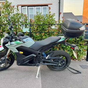 Nouveau vélo électrique Zero DS ZF14.4 Euro 5 2022, 3 700 miles, 22e immatriculation, moteur de moyeu arrière 36 V 15 Ah, batterie au lithium électronique à 6 vitesses - Product Image 1