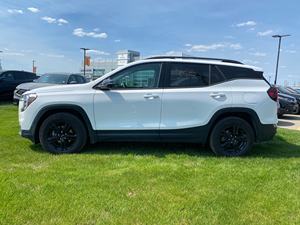 GMC Terrain AWD AT4 SUV 2024, transmission automatique, quatre roues motrices - Product Image 3