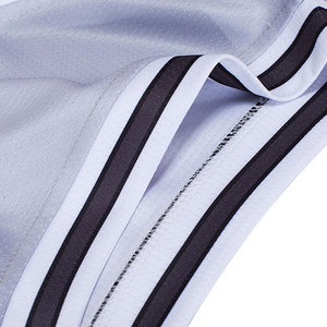 Uniformes de basket-ball personnalisés en gros, impression par sublimation, 100% polyester respirant, ensembles d'uniformes d'équipe - Product Image 5