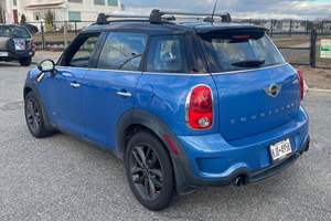 Mini Cooper S Countryman ALL4 2013 d'occasion, sans réserve, turbo 4 cylindres, transmission intégrale, bleu métallisé intense, état général excellent - Product Image 3