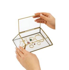 Boîte à bijoux en verre couleur or organisateur luxueux de qualité supérieure pour les bijoux fins, destinés au haut de gamme et aux connaisseurs de design - Product Image 1