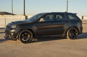 Cherokee Trackhawk 2024 Automatique Essence SUV 4x4 Pneus R18 Sièges en Cuir Transmission Intégrale Caméra Arrière Gauche - Product Image 6