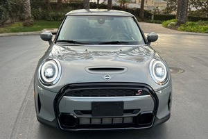 Mini Cooper S Hardtop 2023 Usado en Buen Estado - Product Image 2