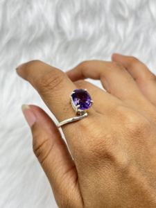 แหวนพลอยอเมทิสต์ธรรมชาติเงินแท้ ดีไซน์โบฮีเมียน ประดับขอบเพชร งานแฮนด์เมด เหมาะสำหรับงานแต่งงาน งานปาร์ตี้ แหวนโดดเด่น - Product Image 4