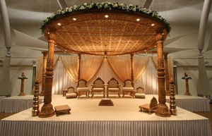 Mandap Redondo de Madera Elegante y Real, Tallado a Mano, Decoraciones para Bodas, Estilo Moderno con Dosel, Precio de Fábrica, DST, EE. UU., Reino Unido - Product Image 2