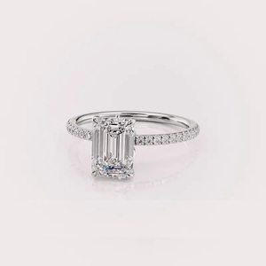 Anillo de Compromiso con Diamante Cultivado en Laboratorio con Corte Esmeralda Certificado por IGI, con Banda Pavé en Oro Amarillo/Blanco y Rosa de 14K - Product Image 5