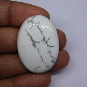 Superbe cabochon de howlite véritable 100% naturel forme ovale pierres de guérison naturelles polies lisses pour la fabrication de bijoux à taux de vrac - Product Image 1