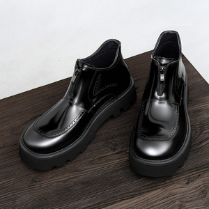 Botas de Piel de Oveja Marrón de Lujo por Encima de la Rodilla con Superficie Impermeable y Forro Antideslizante para Clima Frío y Uso Formal - Product Image 2