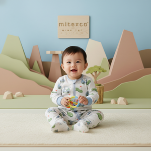 ** ULTRA-DOUX! ** Grenouillère à pieds imprimé golf pour bébé | Combinaison pyjama pour bébé en coton de qualité supérieure avec fermeture à glissière intégrale - Product Image 1