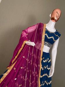 Recién llegado Georgette adornado con hermoso brillo Faux Georgette Secuencia Bordado Trabajo Lehenga Choli con Dupatta - Product Image 3