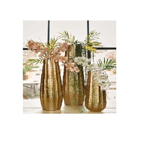 Newest Modern Design Metal Flower Vase Premium Iron for Home Decoration for Weddings Whole Sale Rate - Product Image 1
