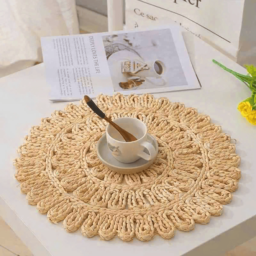 Круглые коврики из ротанга в деревенском стиле