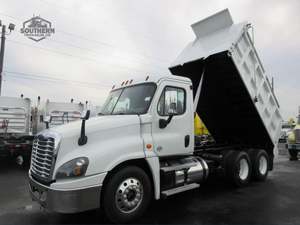 Camiones Volquete Usados Freightliner Cascadia 125 - Product Image 5