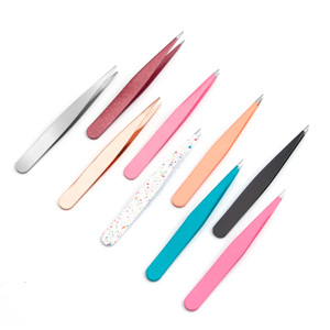 Juego de pinzas profesionales para cejas de acero inoxidable con punta inclinada de precisión, instrumento de vello facial encarnado con etiqueta privada - Product Image 4