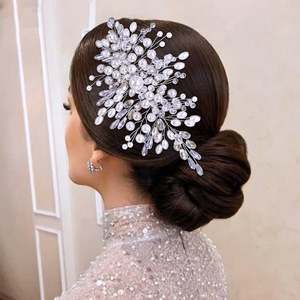 Peigne à cheveux Bridella BHP840 en strass ivoire, fait main, vintage, en métal, confortable et sécurisé pour mariage et fête - Product Image 3