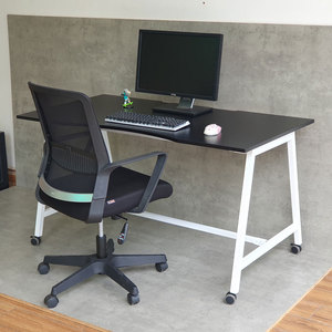 FOS017 Portable Gaming Desk Ergonomic 140x70cm Carbon Surface <b>Iron</b> Legs Metal Frame Cool for Gaming Room Assembly Required - Product Image 6