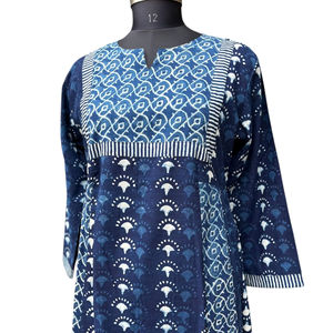 Robe indigo moderne, design sophistiqué, confort léger, idéale pour les événements festifs, les journées de travail et les sorties du week-end - Product Image 4