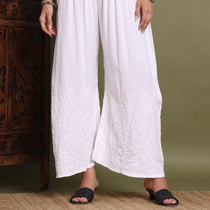 Palazzo en crêpe écologique brodé Chikan pour femme, vêtements ethniques grande taille avec taille élastique et taille moyenne pour l'été - Product Image 1