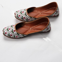 Super qualité 2023 Collection Pakistanaise Femmes Traditionnelles Khussa Punjabi Jutti Sandale Ethnique personnalisé khussa imprimé de nouveaux designs
