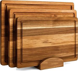 Tabla de cortar de madera diseñada para un manejo seguro que garantiza un agarre estable para cortar verduras, frutas o carnes. - Product Image 3