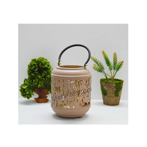 Lanterne en métal vintage artisanale de style européen, design laser tendance, vente chaude, design haut de gamme, lanterne décorative pour la maison, petite - Product Image 1