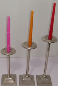 Candelabro de 3 Brazos Plateado Antiguo, Portavelas de Metal para Eventos de Lujo, Fiestas y Decoración de Mesa de Comedor - Product Image 3