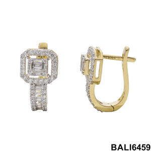 Boucles d'oreilles créoles de luxe en or 14 carats pour femmes avec diamants naturels taille brillant radiant, plaqué rhodium, design symétrique, 2,53g - Product Image 2