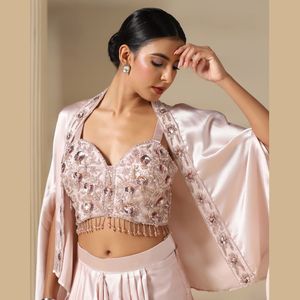 Thiết Kế Đào Fusion Buổi Tối Ăn Mặc Với Tay Thanh Lịch Làm Việc Cao Cấp Nhập Khẩu Vải Cho Những Dịp Đặc Biệt Từ Ấn Độ Bán Buôn - Product Image 1