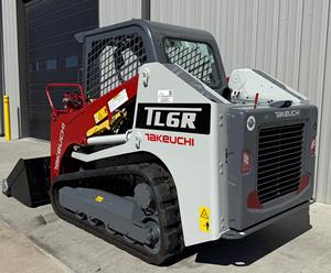 Chargeuse compacte Takeuchi TL12V2 2023, mini 4x4, moteur Kubota, avec composants principaux : moteur, pompe, boîte de vitesses, PLC - Product Image 6