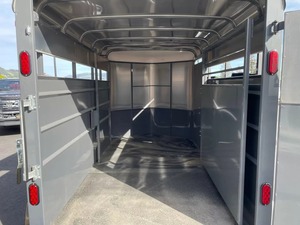 Remolque de ganado de servicio pesado Precio de fábrica al por mayor Venta caliente Remolque de transporte de ganado Oveja Cerdo Equipo agrícola de la mejor calidad - Product Image 3