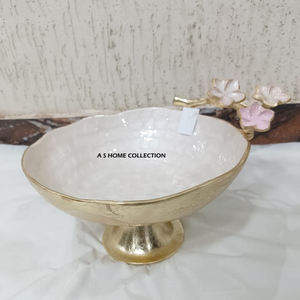 Superior Shape <b>White</b> And Gold Fancy Flower Attached Design Decorative <b>Bowl</b> Metal Handcrafted Luxury Home Fruit <b>Serving</b> <b>Bowl</b> - Product Image 5