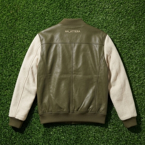 Blouson bomber vert olive pour homme en similicuir avec manches en polaire, boutons-pression, tricot côtelé, personnalisable OEM ODM - Product Image 6