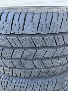 PNEUS D'OCCASION DE QUALITÉ SUPÉRIEURE aux dimensions 195R15C 185/70R14 195/65R15 205/65R15 215/45R17 31X10.5R15 Fabriqués en Europe Toutes Tailles - Product Image 5