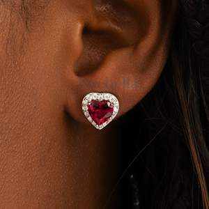 925 Sterling Silver Diamond Heart Cluster Boucles d'oreilles Style Hip Hop 10mm Cadeau d'anniversaire pour femme - Product Image 1