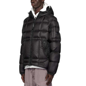 Chaqueta Acolchada de Invierno Personalizada OEM, Chaqueta Corta de Lona con Burbujas, Cortavientos para Hombre, Estilo Urbano - Product Image 4